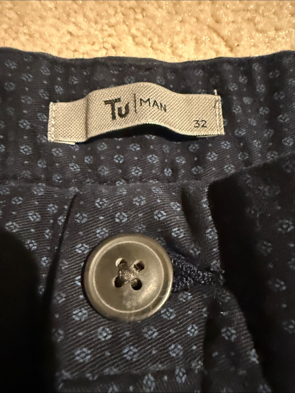 Men's Flat-Front Navy Shorts with Micro Pattern - Picture 3 of 4